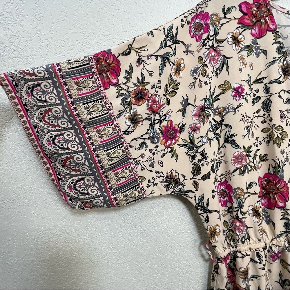 🌲3/$25 Floral Capri Length Jumpsuit - Picture 2 of 6